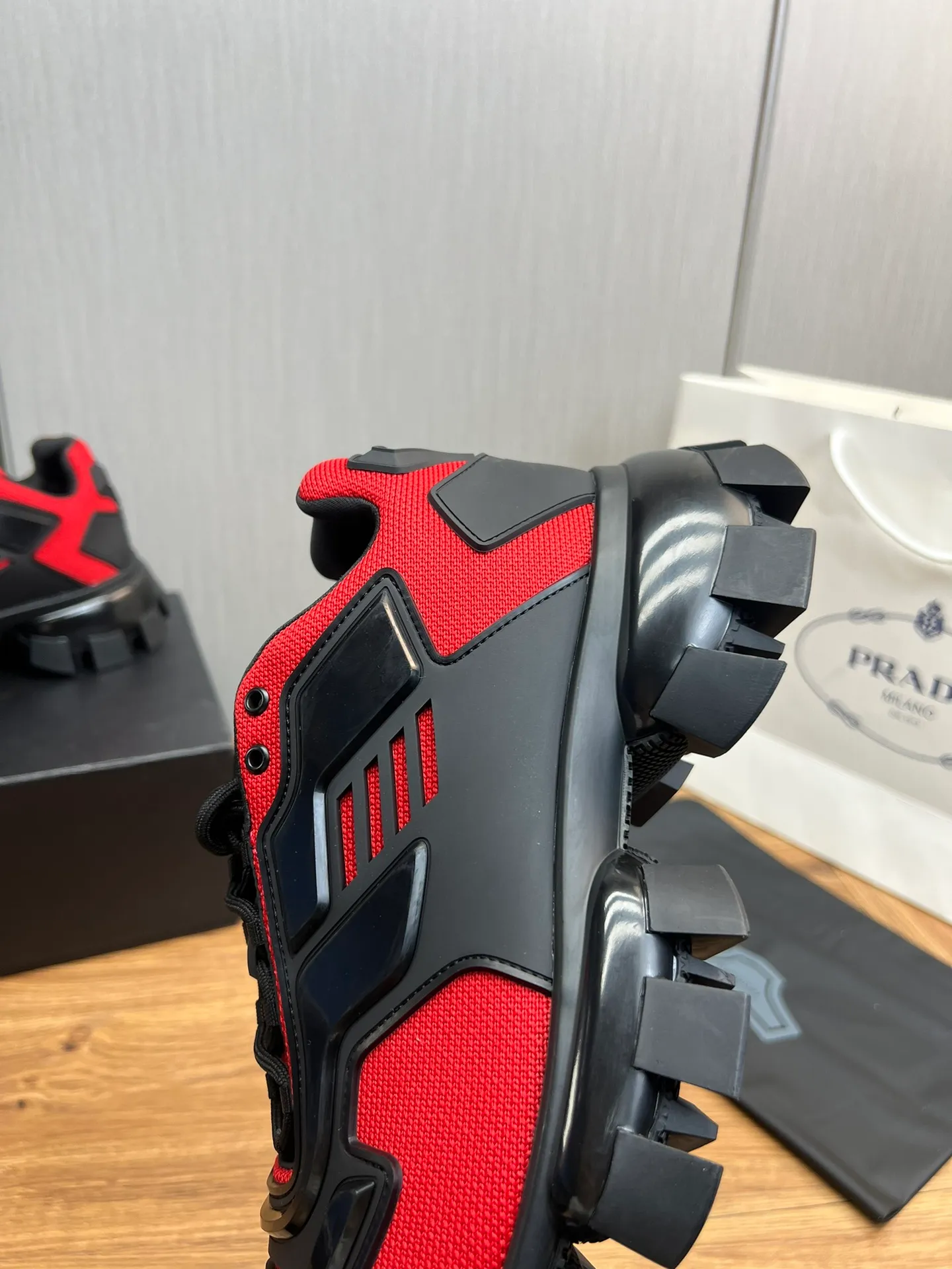 Men's shoes 💰620💰 [PRADA] Popular thick-soled shoes for couples 👩‍❤️‍👨 Available all year round ✔️Official website synchronization Original fly-knit film fabric + cowhide lining, 1⃣️ to 1⃣️ replica, original sole, 36-45 (45 made to order, non-refundable)